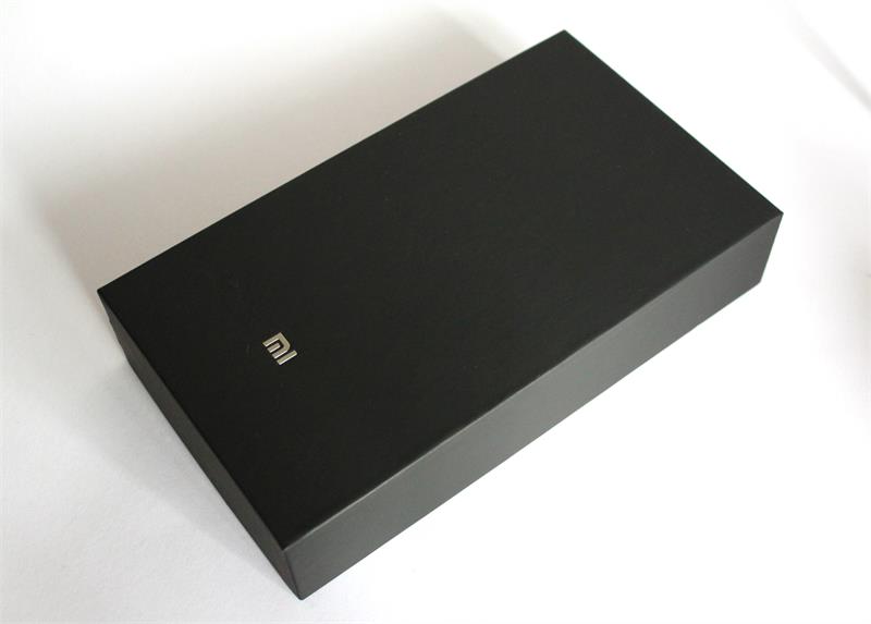 高端、商务、科技感的手机包装盒